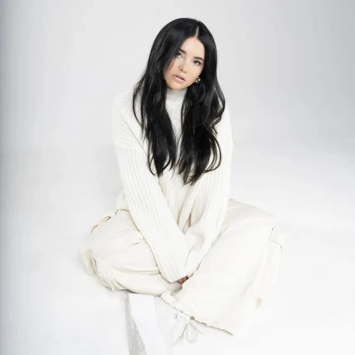 Lauren Spencer-Smith, for 'Broke Christmas'