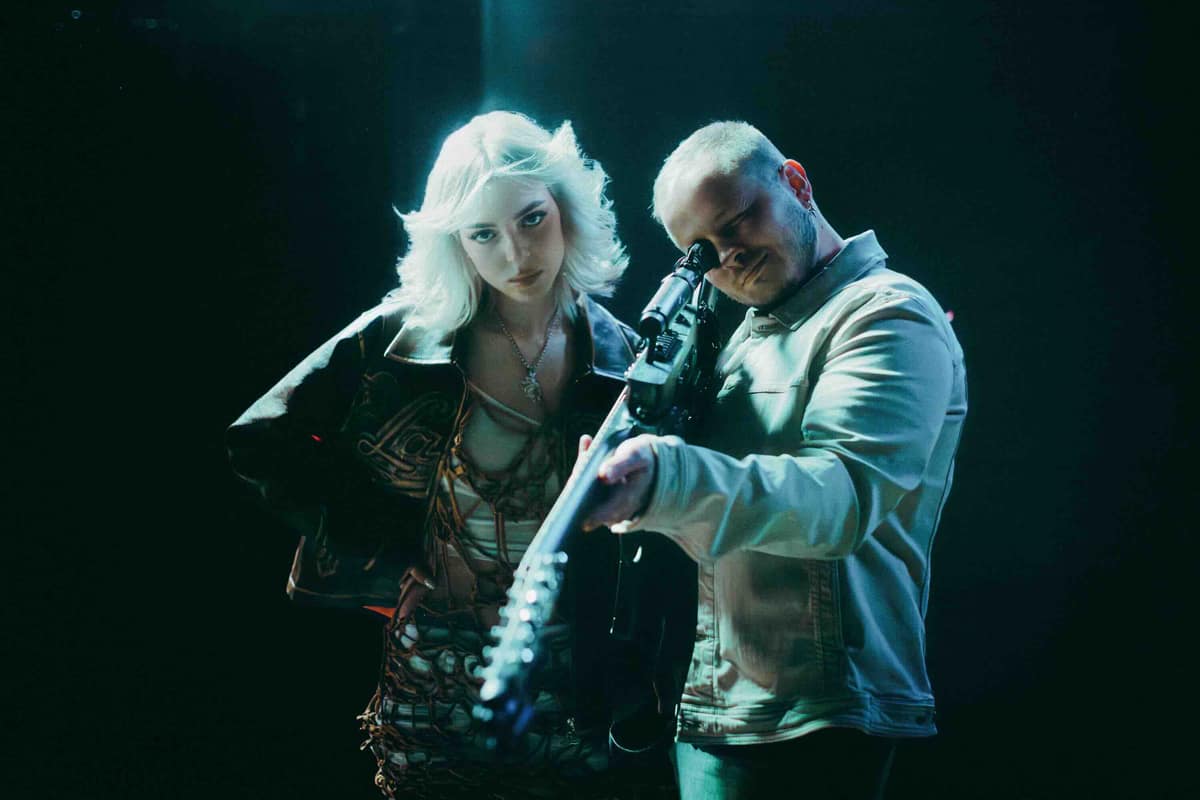 Sophie Powers & RJ Pasin, photo credit: Colleen McPhillips (@cardboardsweater)