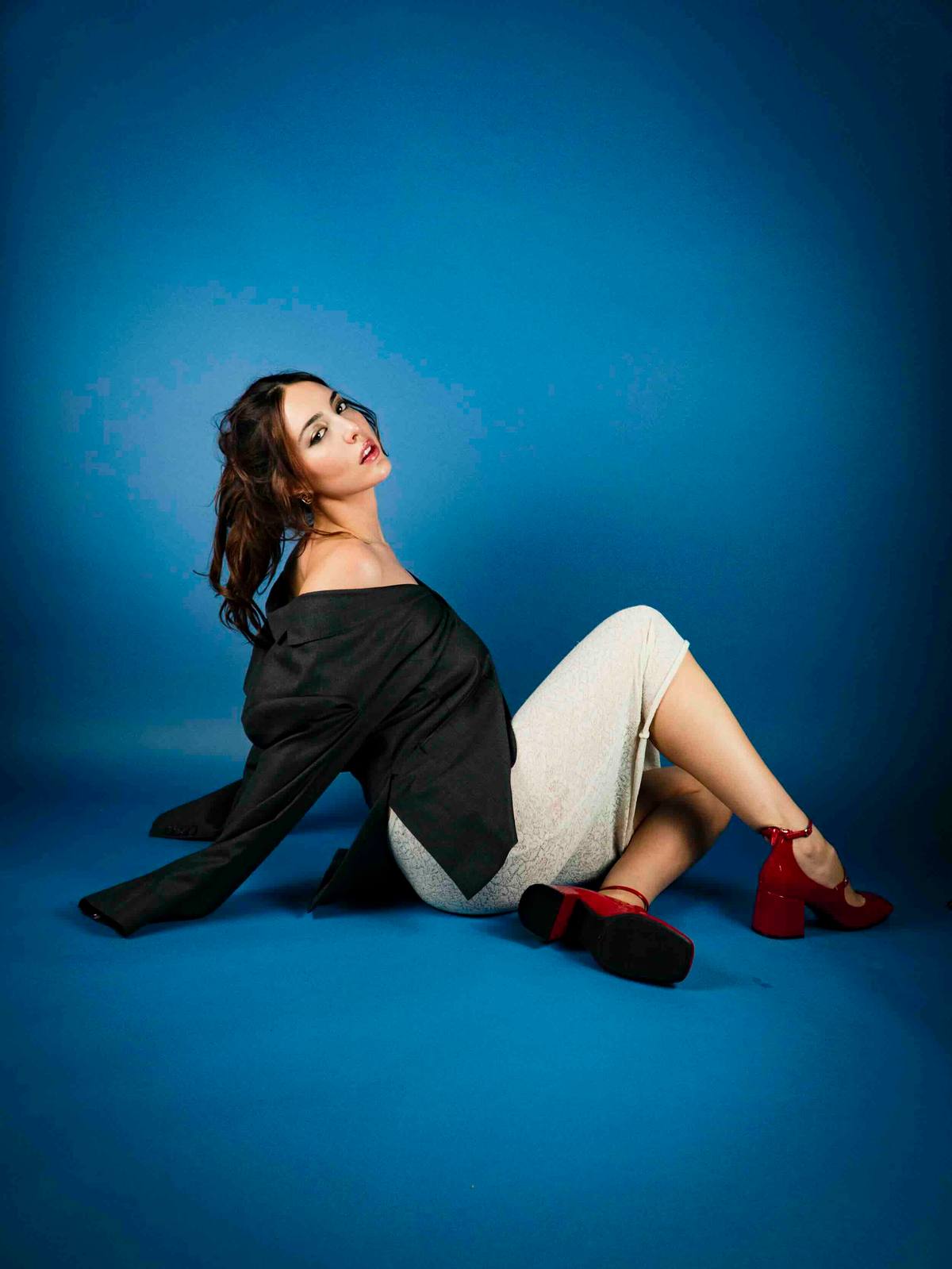 Ana Luna, photo credit: Noah Hoffman (@conversingwithaliens)